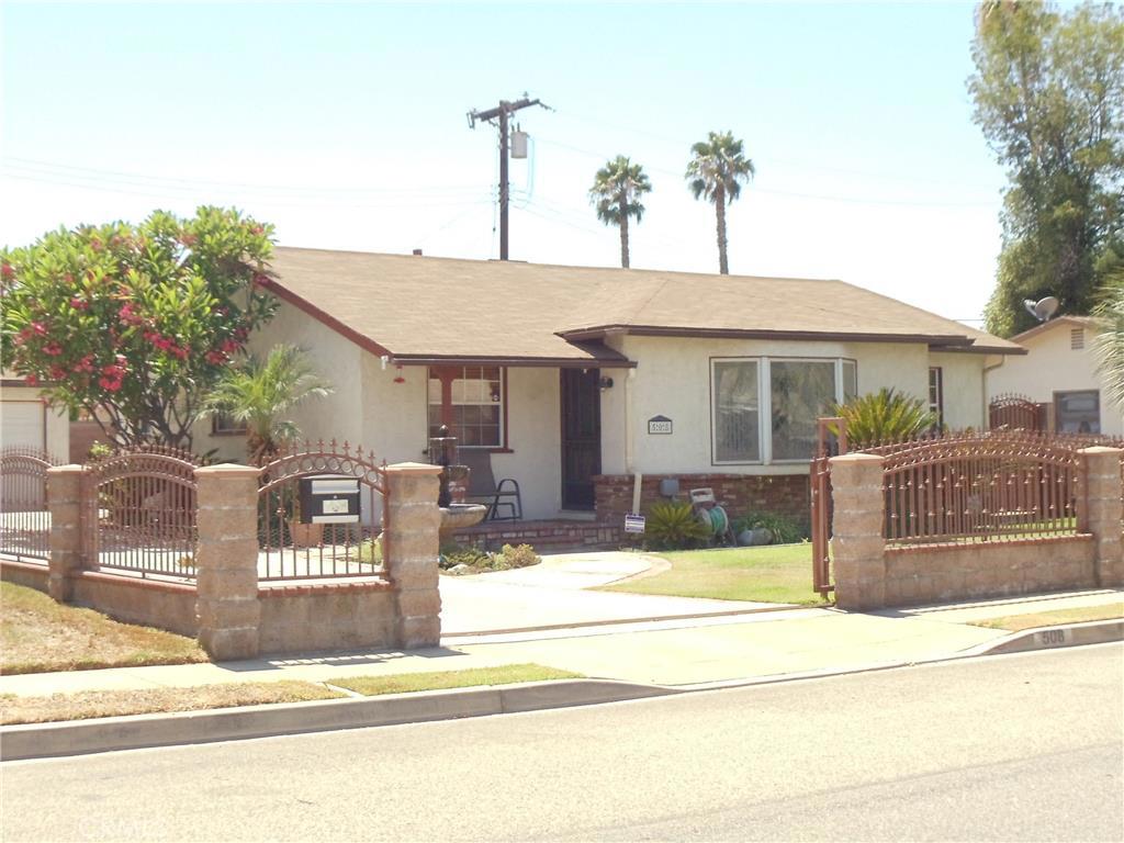 Main image without alt text