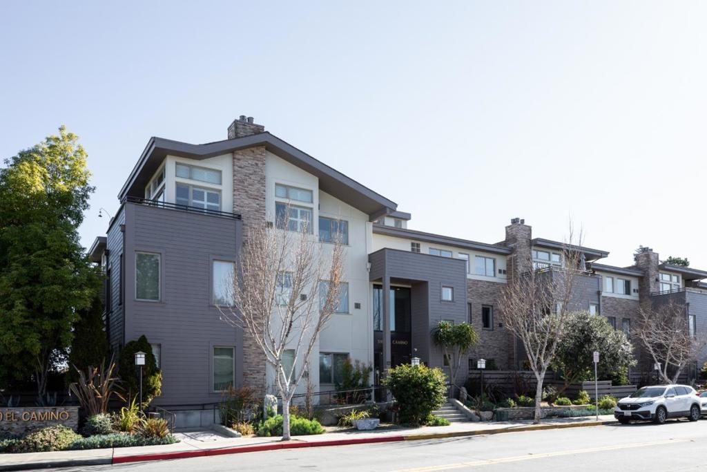 5100 El Camino Real 209
