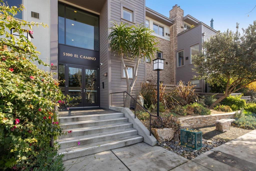 5100 El Camino Real 209