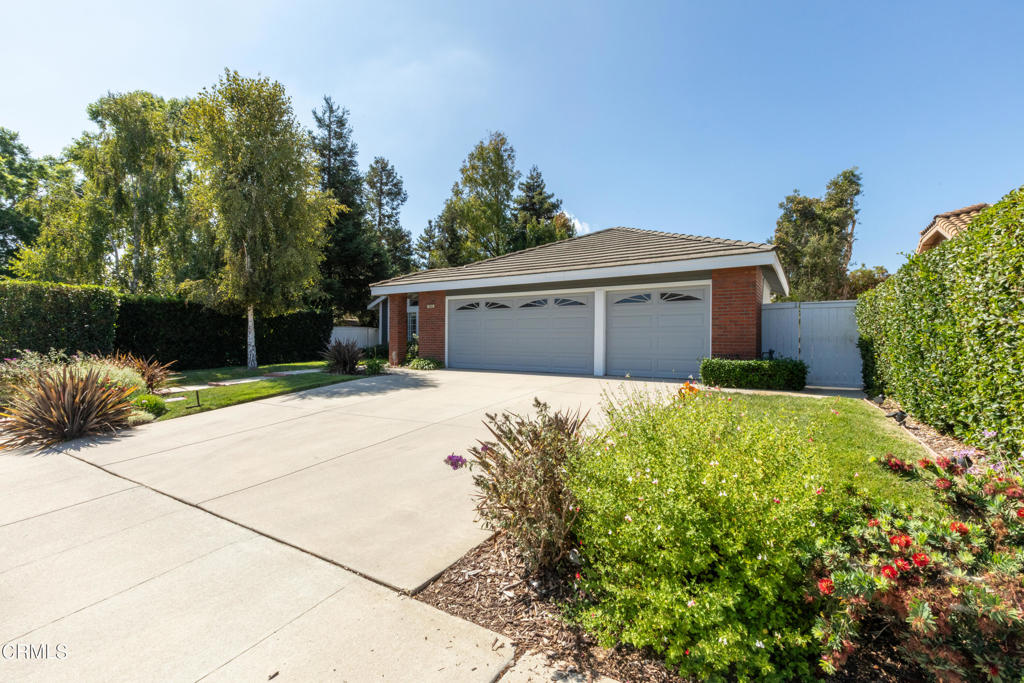 1665 Avenida Soltura