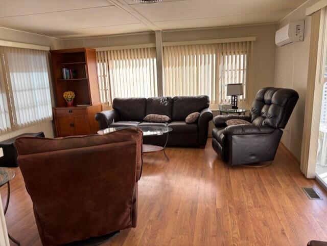 Safari Park - Manufactured In Park