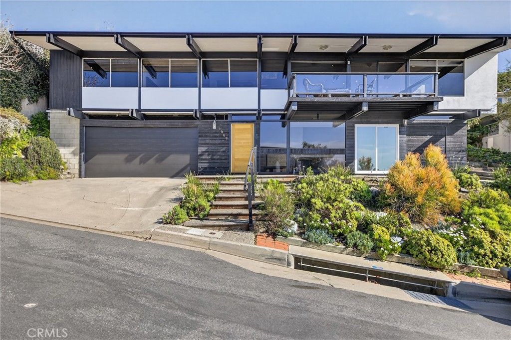 Photo of 1969 San Remo Dr, Laguna Beach, CA 92651 (MLS # SR26049470)