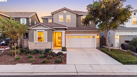 Photo of 539 Gemstone Way WAY, Oakley, CA 94561 (MLS # 41151381)