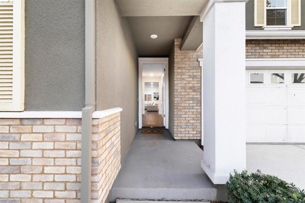 539 Gemstone Way