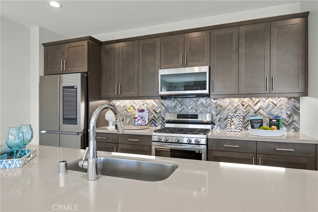 13869 Mesa View Drive