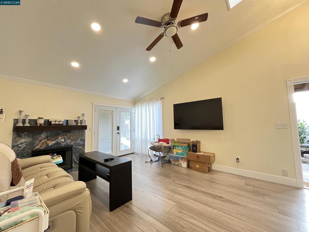 VIEWPOINTE - Residential