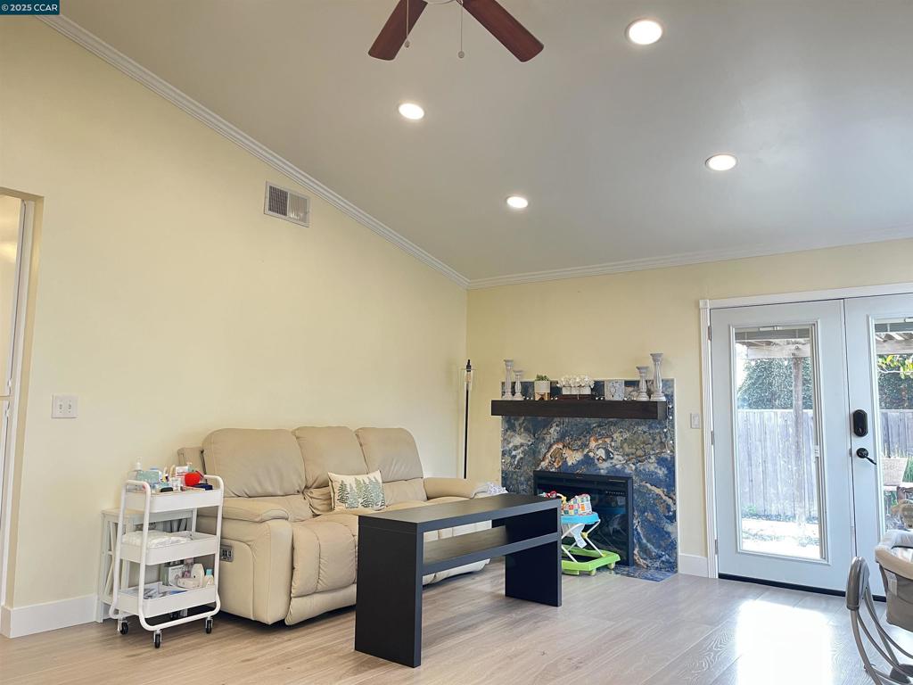 VIEWPOINTE - Residential