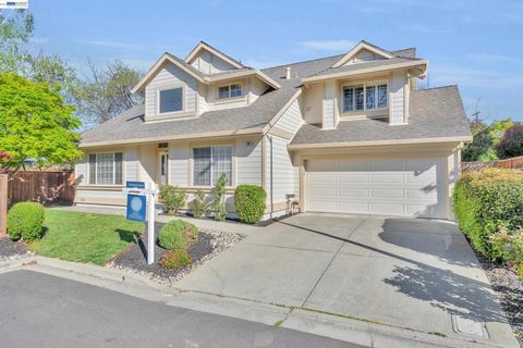 Photo of 282 Del Valle Ct, Pleasanton, CA 94566 (MLS # 41130889)