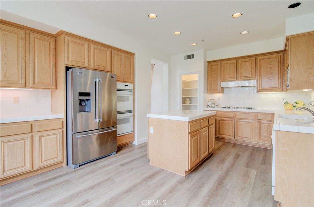 425 Downey