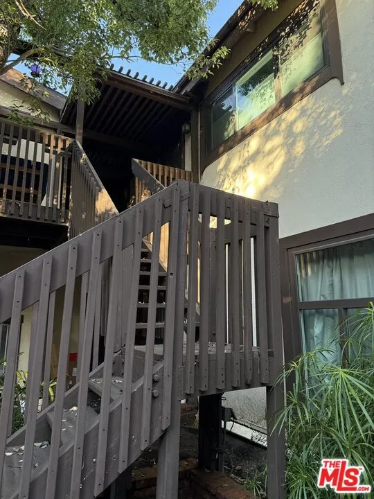 Sherman Oaks, California 91403, United States, 2 Bedrooms Bedrooms, ,2 BathroomsBathrooms,Residential,Active,249596