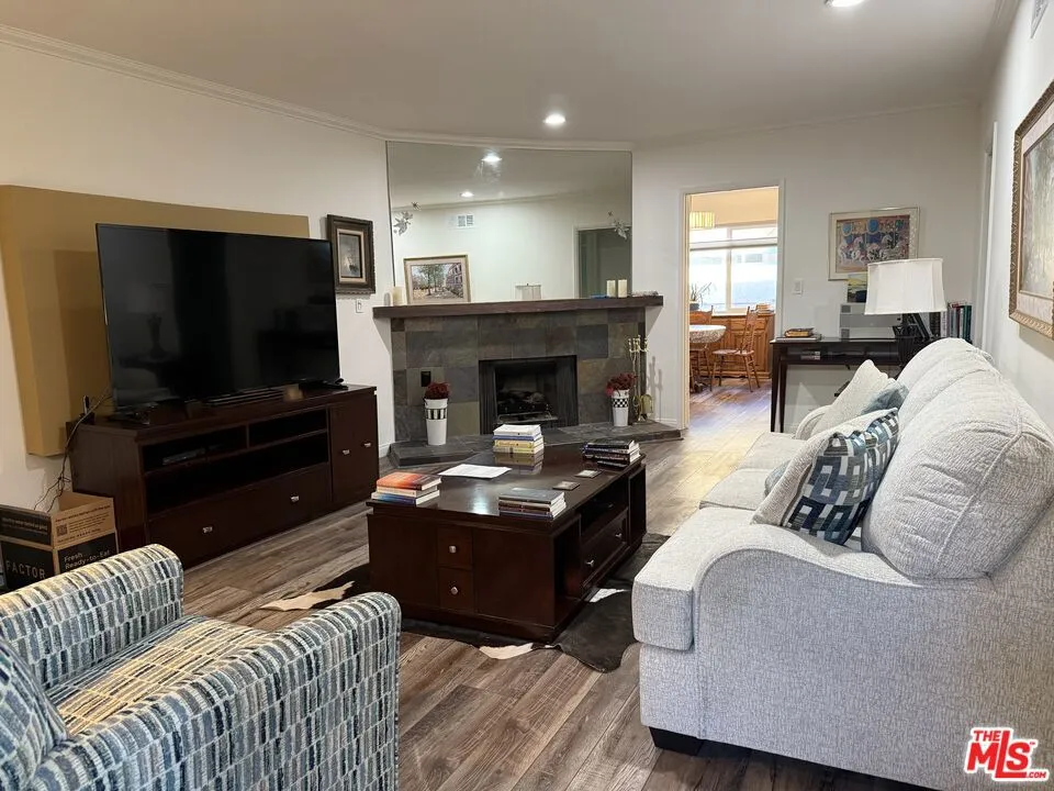 Sherman Oaks, California 91403, United States, 2 Bedrooms Bedrooms, ,2 BathroomsBathrooms,Residential,Active,249596