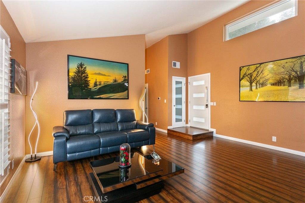 Photo of 20925 Almazan Road, Woodland Hills, CA 91364 (MLS # SR26076561)