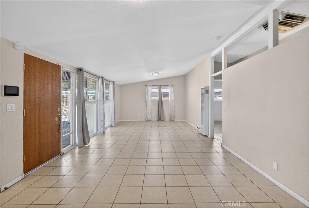 1039 W Avenue J6
