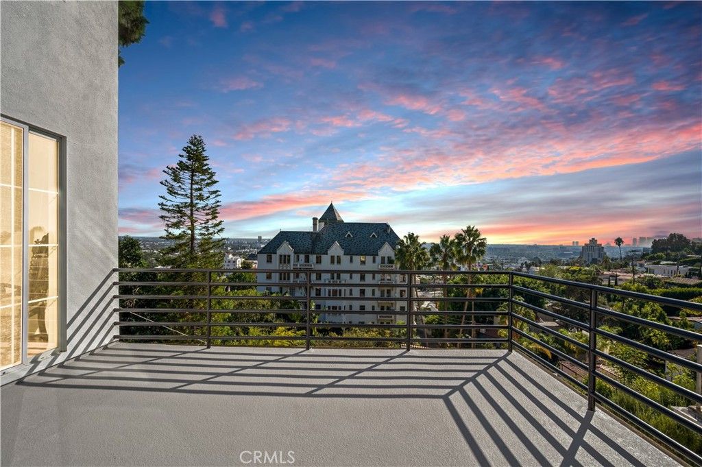 Photo of 8246 Woodshill Trail, Los Angeles, CA 90069 (MLS # SR25256214)