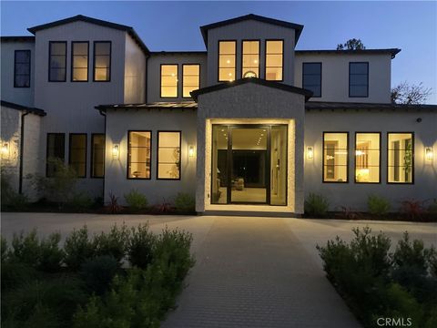 23416 Califa Street Woodland Hills CA 91367