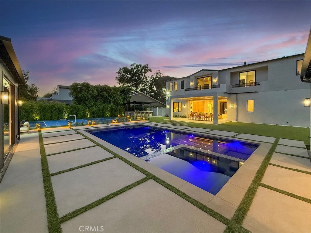 Photo of 23416 Califa Street, Woodland Hills, CA 91367 (MLS # SR25162468)