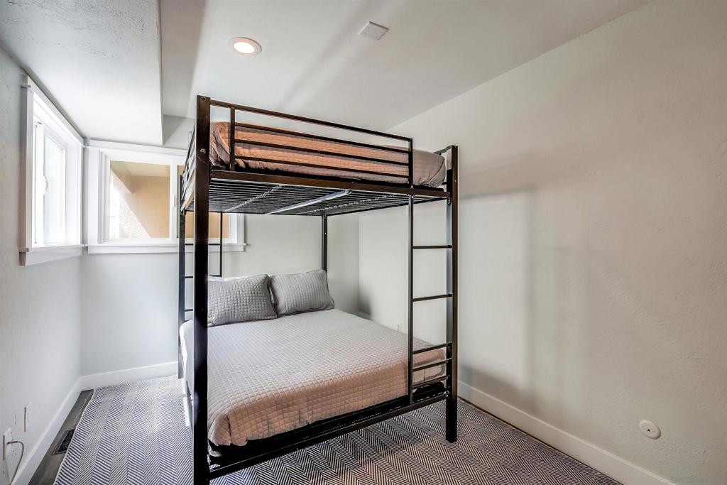 Mission Beach - Residential Income