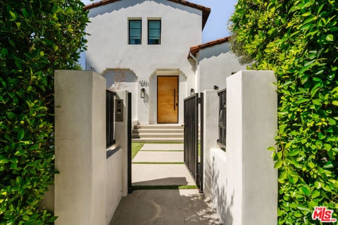 Photo of 6721 Drexel Avenue, Los Angeles, CA 90048 (MLS # 26856727)