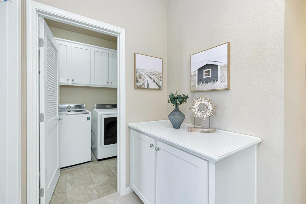 HAYWARD - Residential