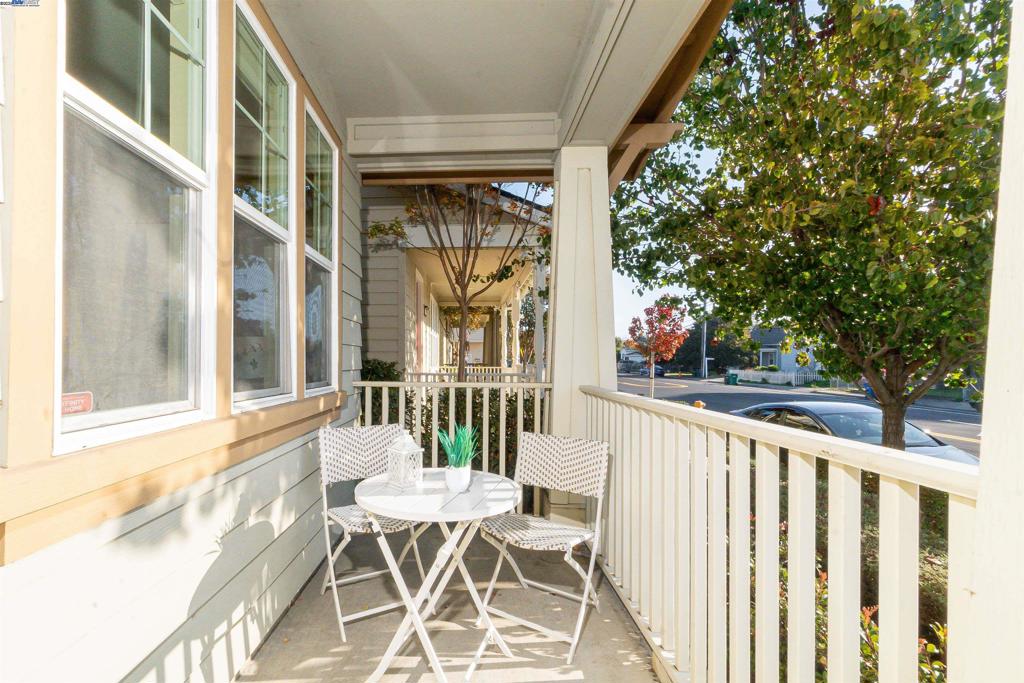 HAYWARD - Residential