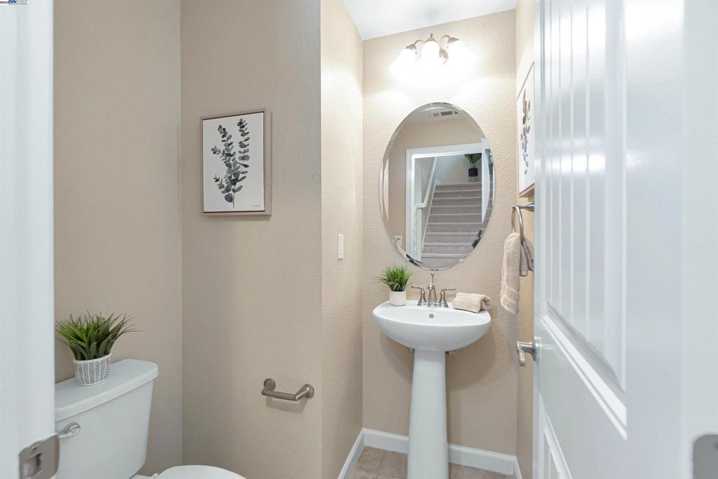 HAYWARD - Residential