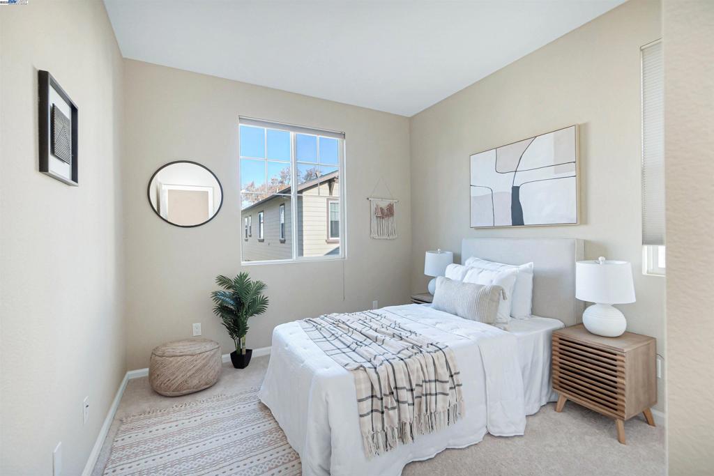 HAYWARD - Residential