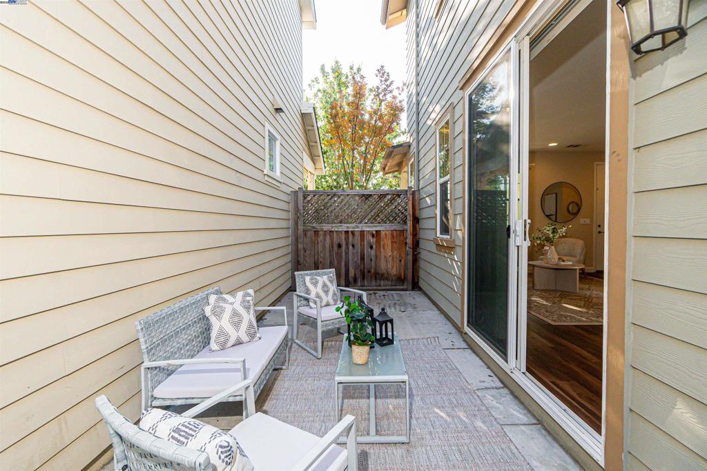 HAYWARD - Residential