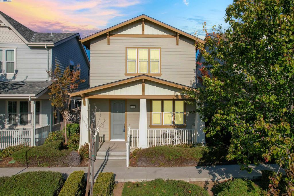 HAYWARD - Residential