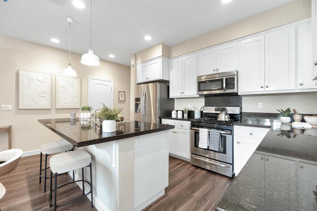 HAYWARD - Residential