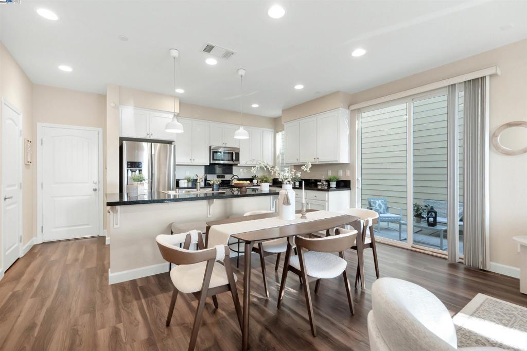 HAYWARD - Residential