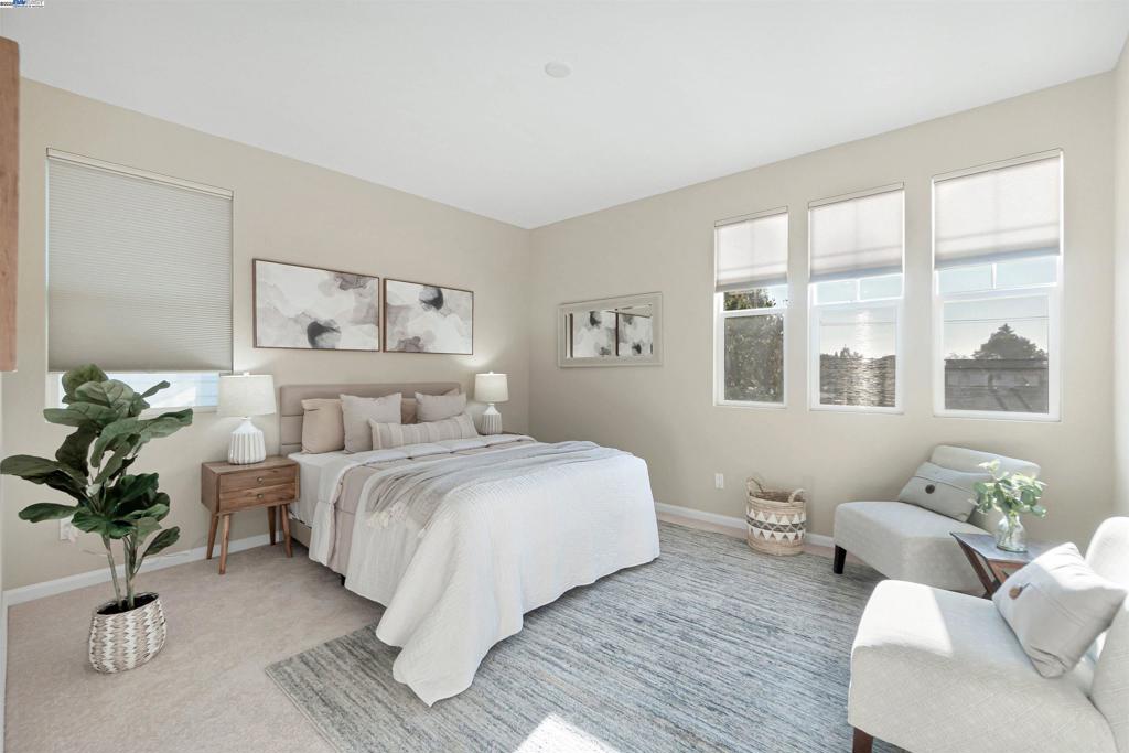 HAYWARD - Residential