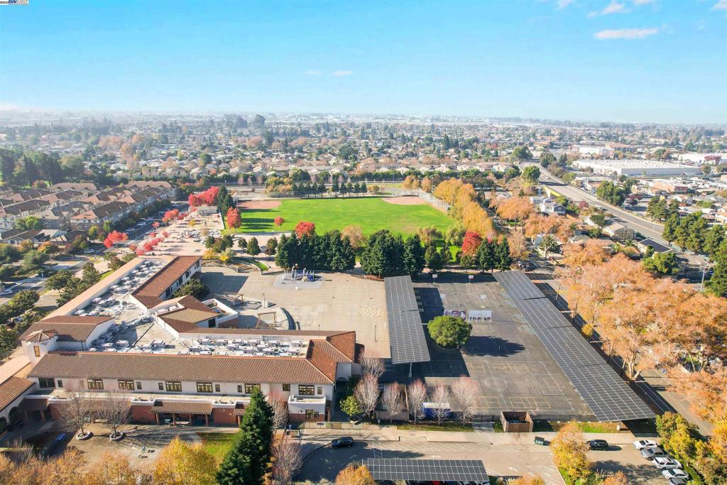 HAYWARD - Residential