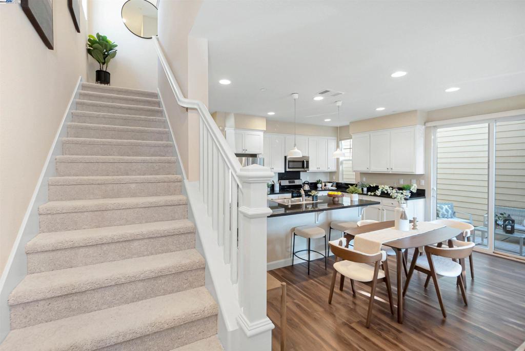 HAYWARD - Residential