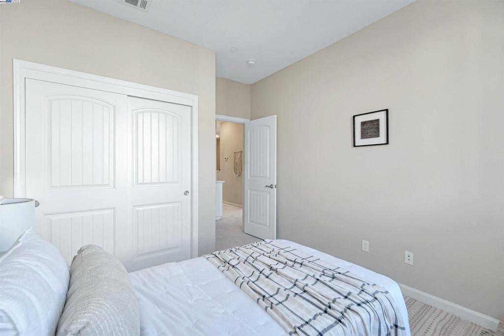 HAYWARD - Residential