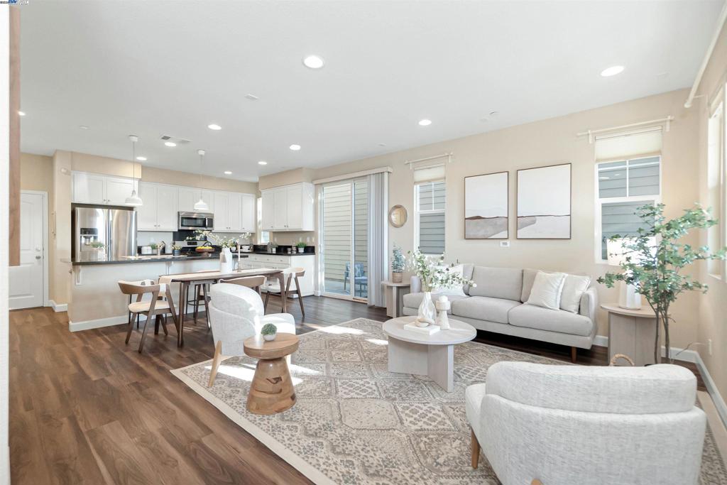 HAYWARD - Residential