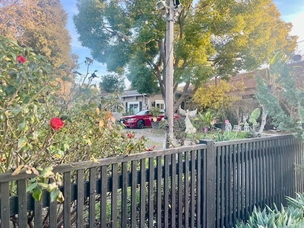 Photo of 406 7th Avenue, Menlo Park, CA 94025 (MLS # ML82029773)