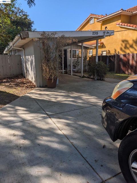 Photo of 2315 Ralmar Ave Ave, East Palo Alto, CA 94303 (MLS # 41128086)