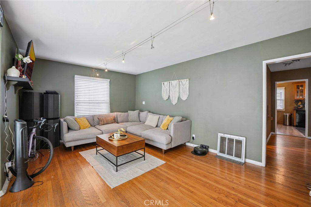 102 Lime Avenue 1