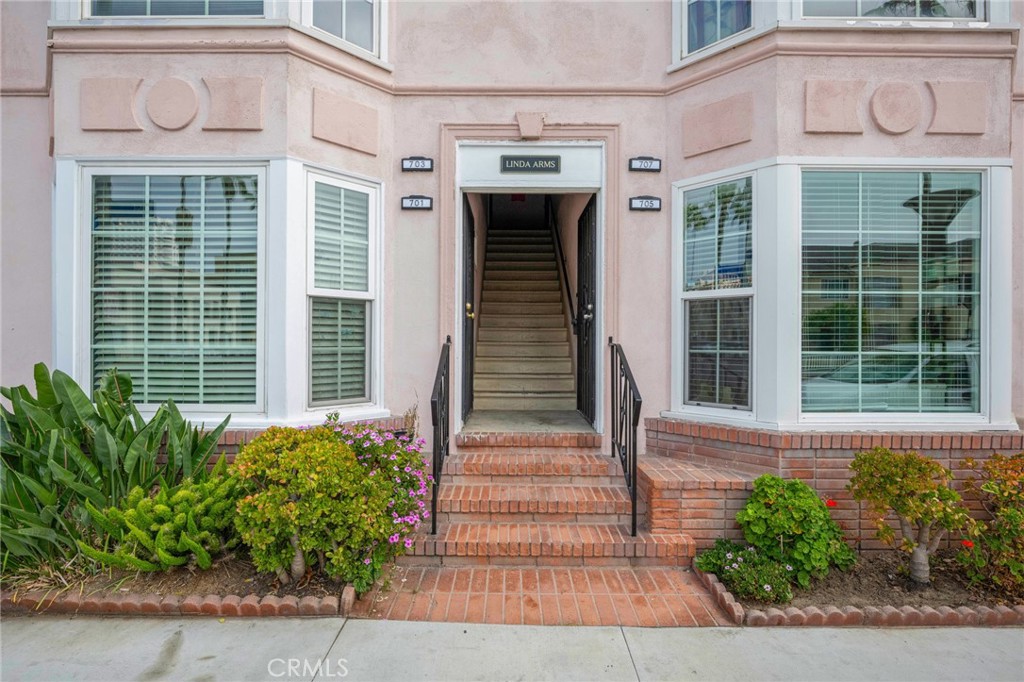 102 Lime Avenue 1