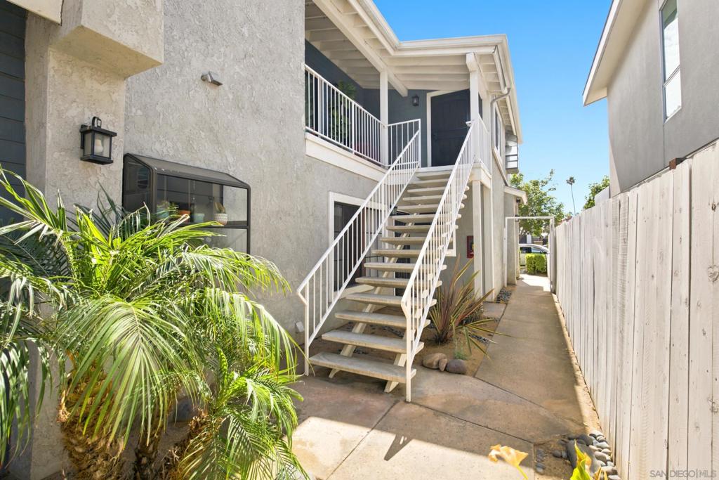 4475 Campus Ave 4