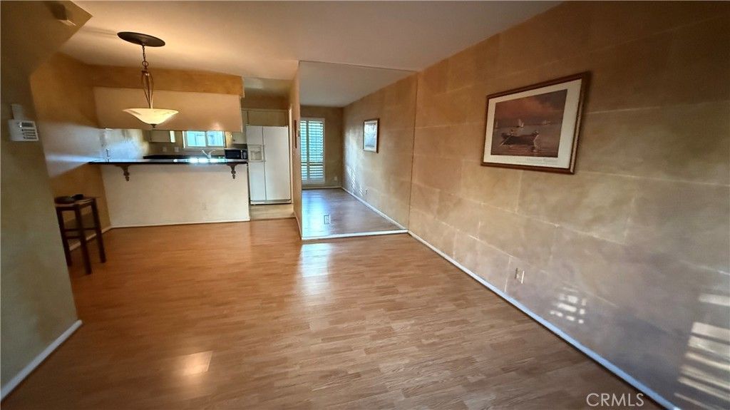 Photo of 22049 Oxnard, Woodland Hills, CA 91367 (MLS # SR25274825)