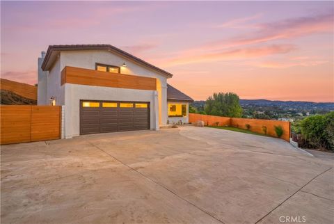 100 S Saddleback Anaheim CA 92808