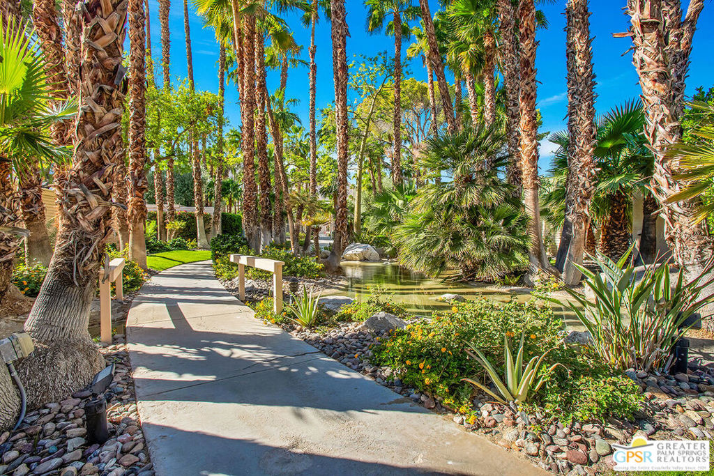 Racquet Club Garden Villas - Residential