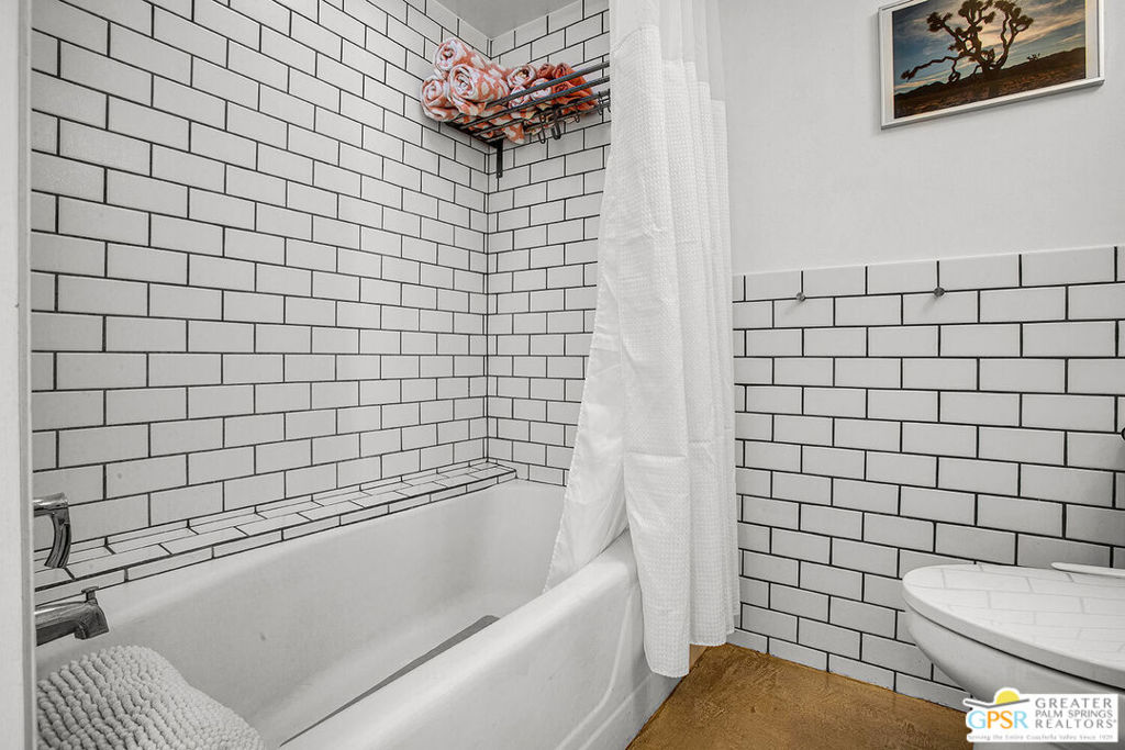 Racquet Club Garden Villas - Residential