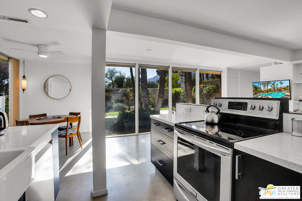 Racquet Club Garden Villas - Residential