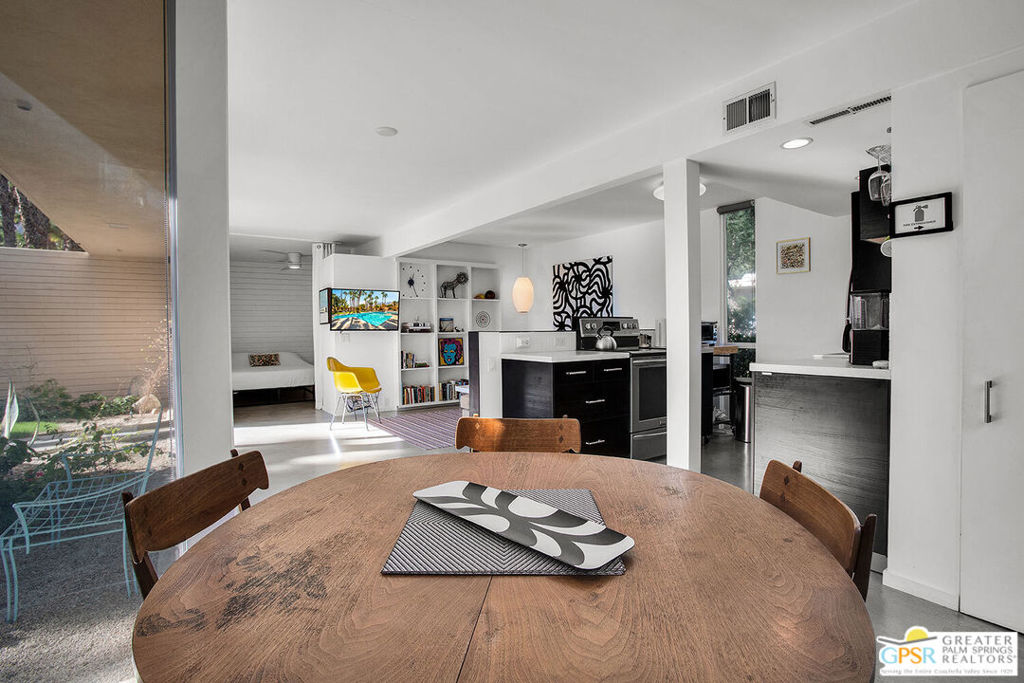 Racquet Club Garden Villas - Residential