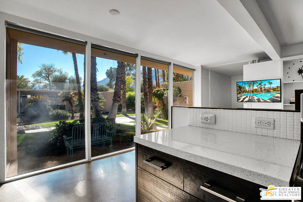 Racquet Club Garden Villas - Residential