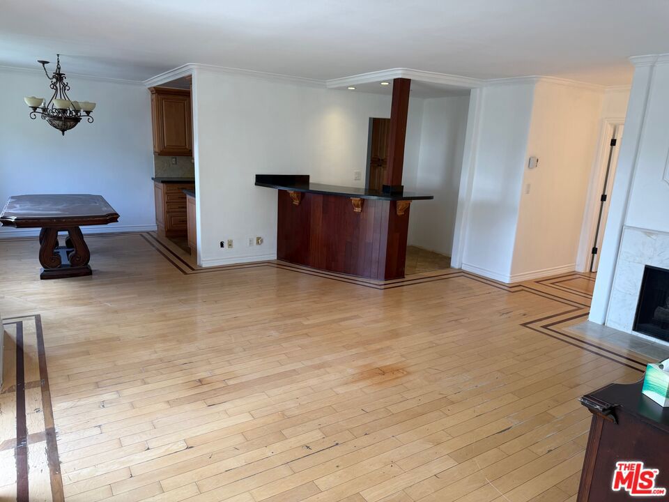 914 Lincoln Boulevard 301