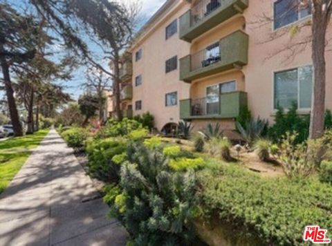 Photo of 914 Lincoln Boulevard #301, Santa Monica, CA 90403 (MLS # 26668009)