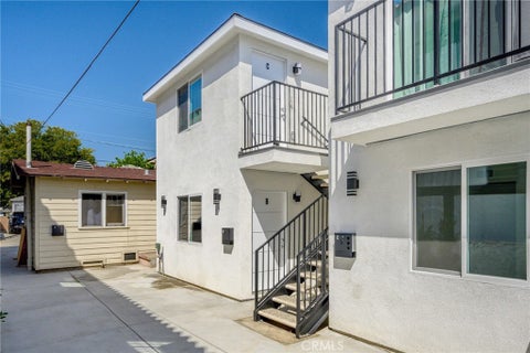 Photo of 1025 Linden Avenue #B, Glendale, CA 91201 (MLS # GD26215972)